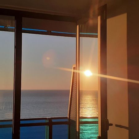 Only Front Sea View, No Side View, Wonderful Panorama, High Floor, Location Guarantee Aparthotel Μπατούμι Εξωτερικό φωτογραφία
