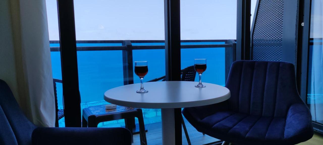 Only Front Sea View, No Side View, Wonderful Panorama, High Floor, Location Guarantee Aparthotel Μπατούμι Εξωτερικό φωτογραφία