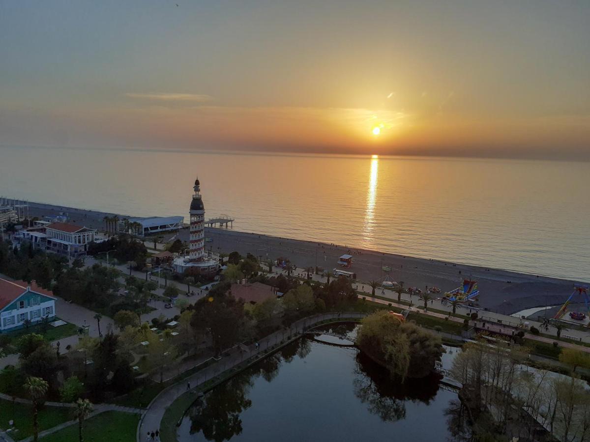 Only Front Sea View, No Side View, Wonderful Panorama, High Floor, Location Guarantee Aparthotel Μπατούμι Εξωτερικό φωτογραφία