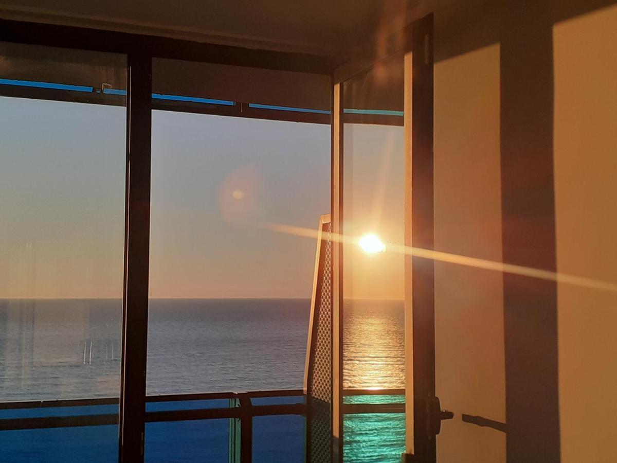 Only Front Sea View, No Side View, Wonderful Panorama, High Floor, Location Guarantee Aparthotel Μπατούμι Εξωτερικό φωτογραφία