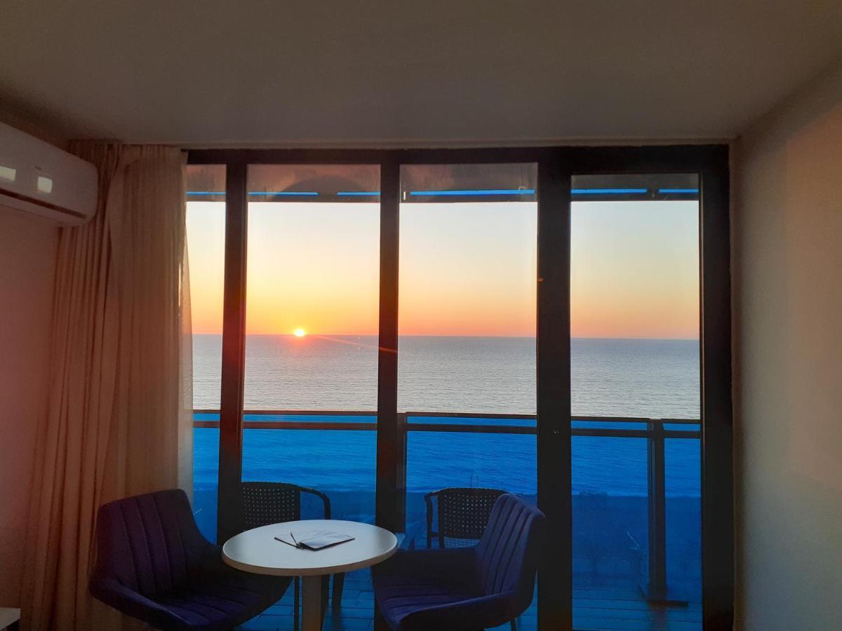 Only Front Sea View, No Side View, Wonderful Panorama, High Floor, Location Guarantee Aparthotel Μπατούμι Εξωτερικό φωτογραφία