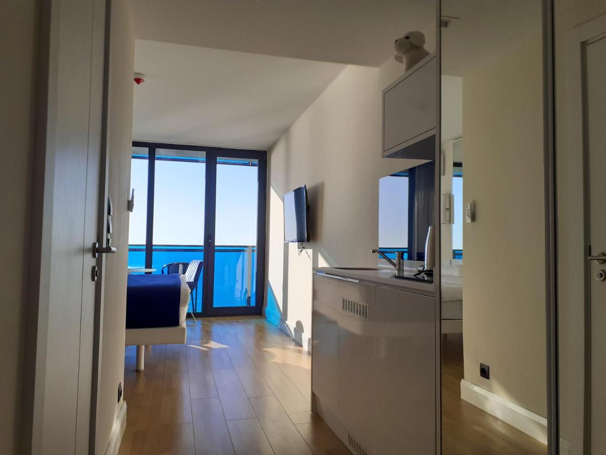 Only Front Sea View, No Side View, Wonderful Panorama, High Floor, Location Guarantee Aparthotel Μπατούμι Εξωτερικό φωτογραφία